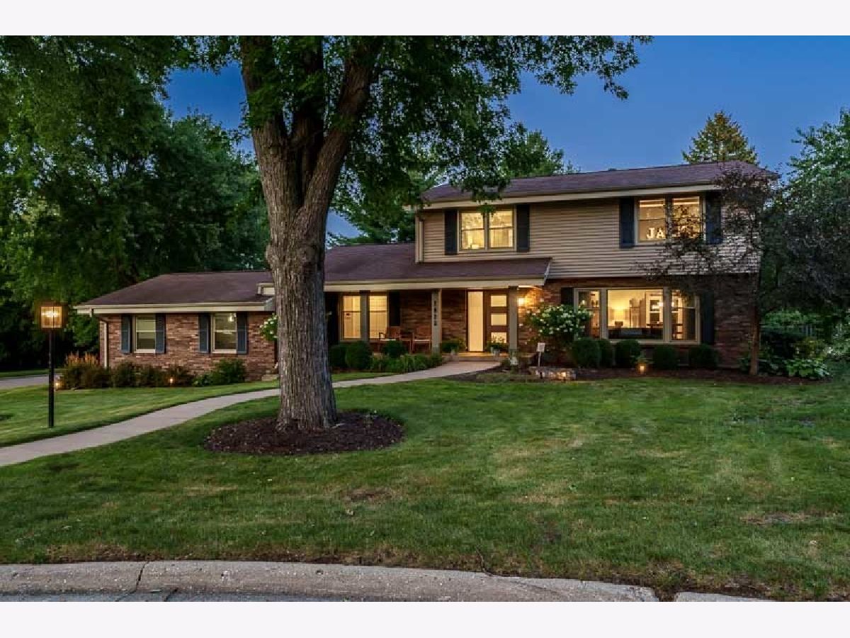  For Sale Rockford Illinois, 2823 Woodhill Drive