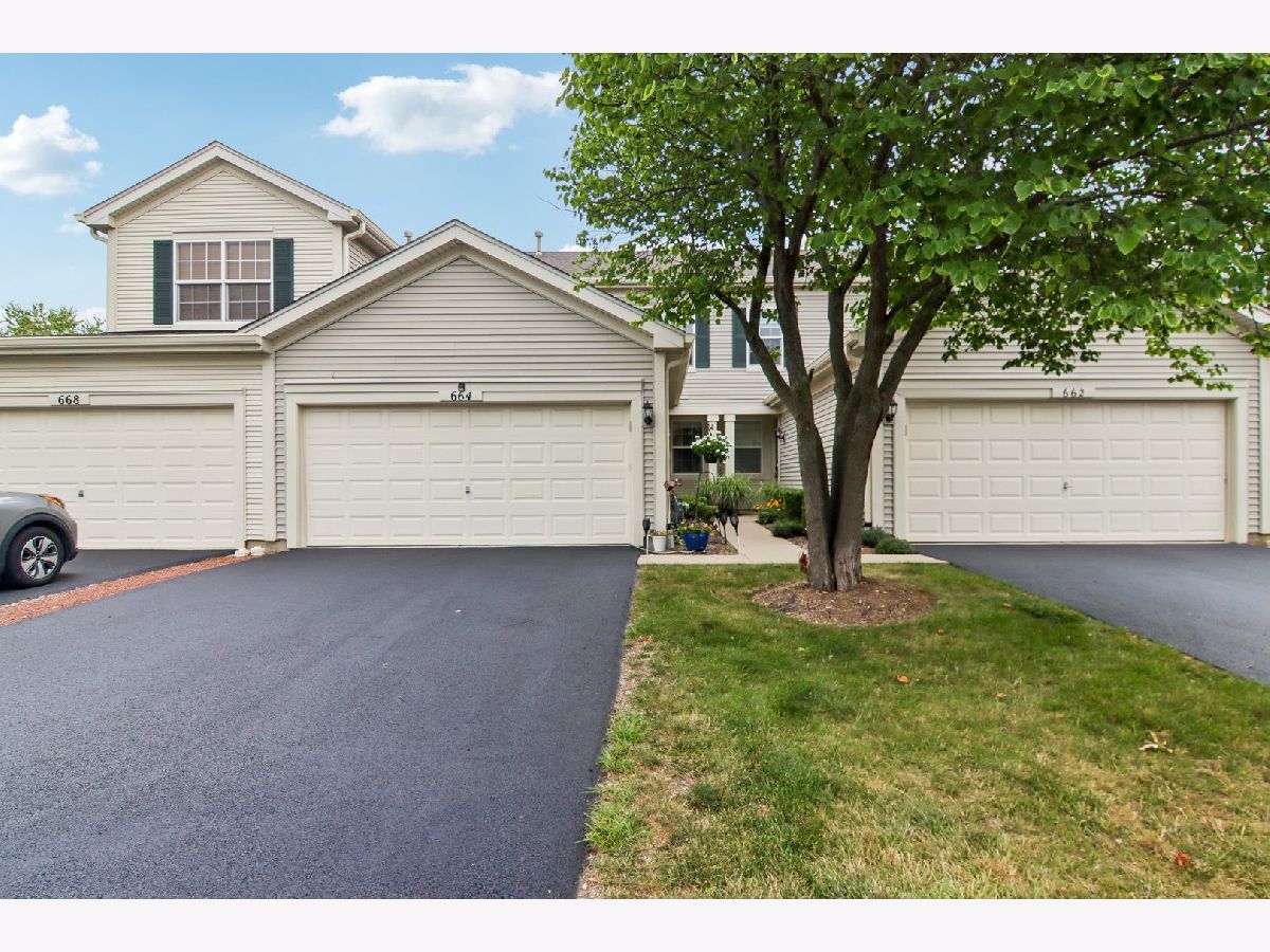 Homes & Townhomes For Sale Lakewood Grove Round Lake Illinois, 664 Kristina Lane