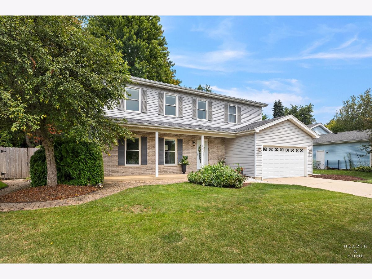  For Sale Mchenry Illinois, 3220 Lorient Drive
