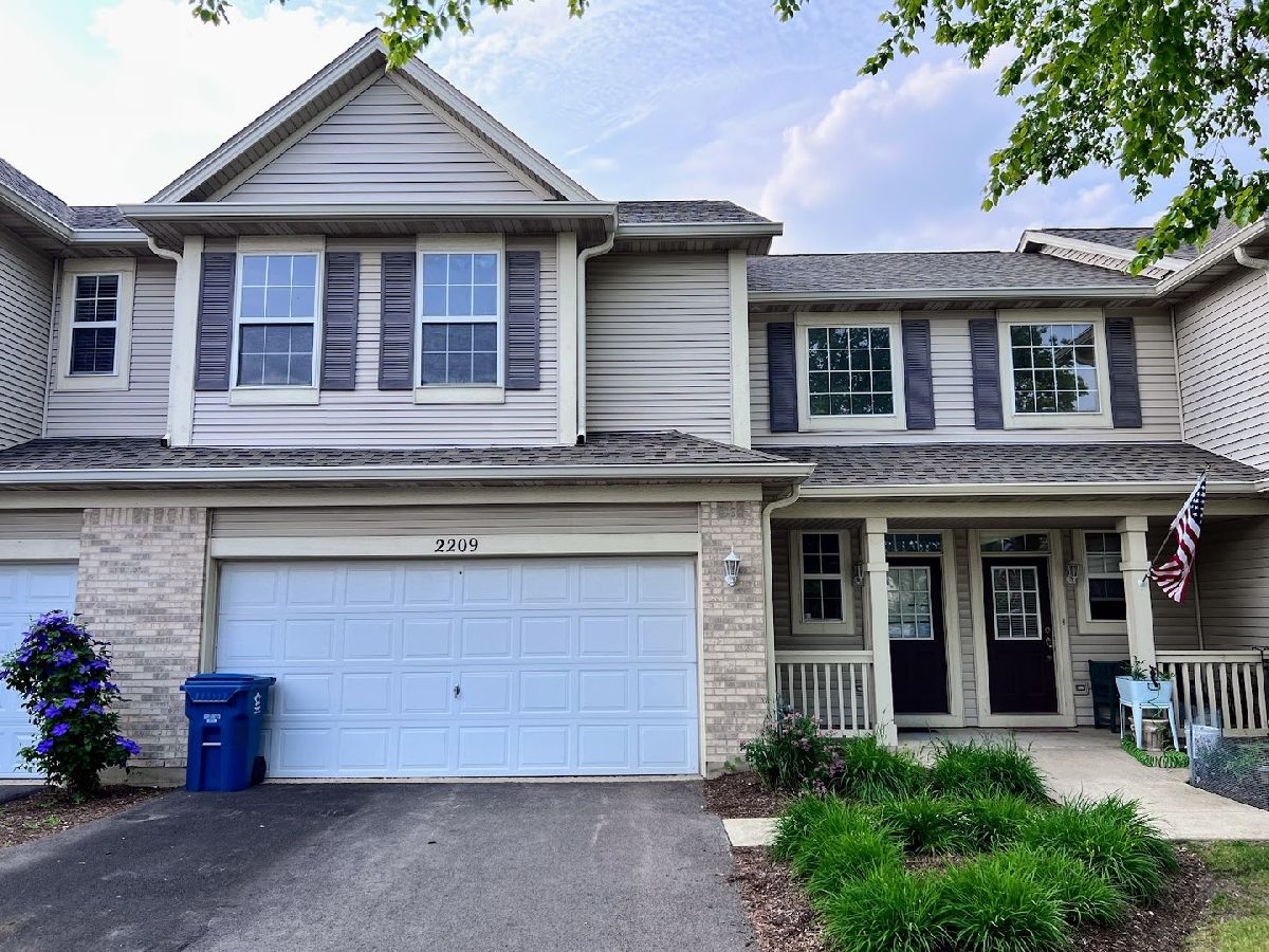  For Rent Aurora Illinois, 2209 Sunrise