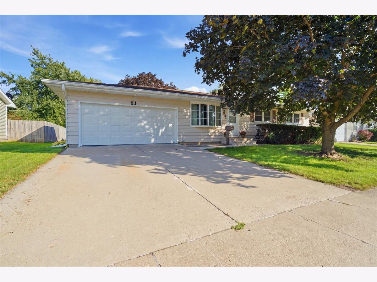 Homes For Sale Brookwood Normal Illinois, 21 Brookwood Drive