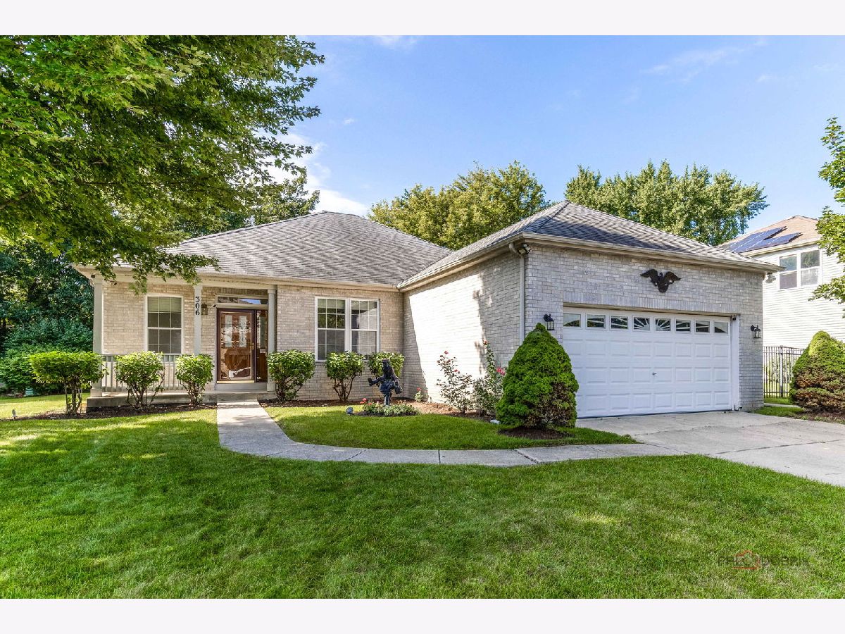 Homes For Sale Northwood Trails Lake Villa Illinois, 306 Greenview Lane