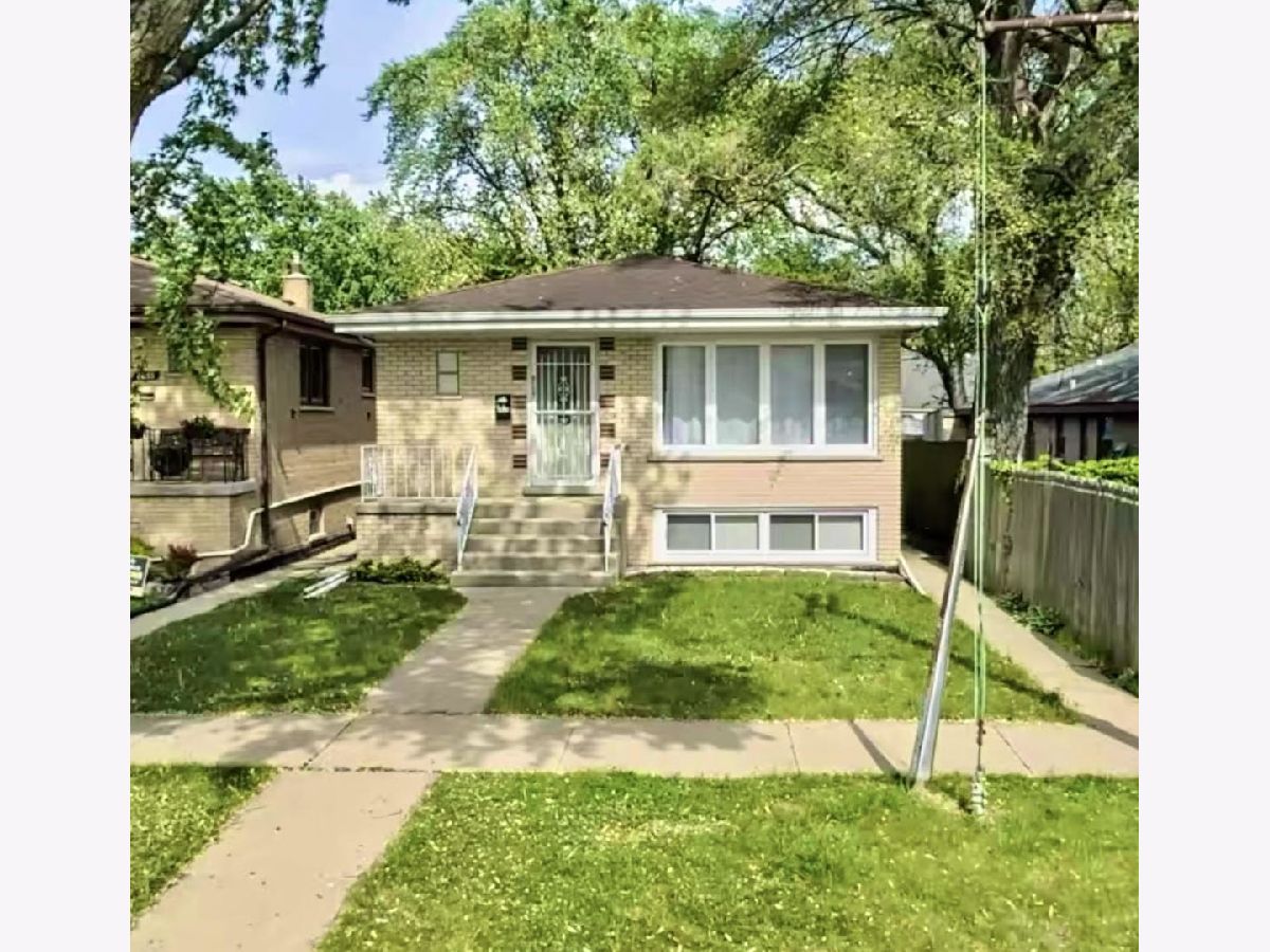  For Sale Burbank Illinois, 8037 Natchez Avenue