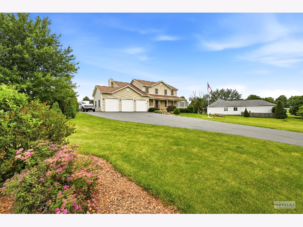 Homes For Sale Hawthorn Village Yorkville Illinois, 2066 Bernadette Lane