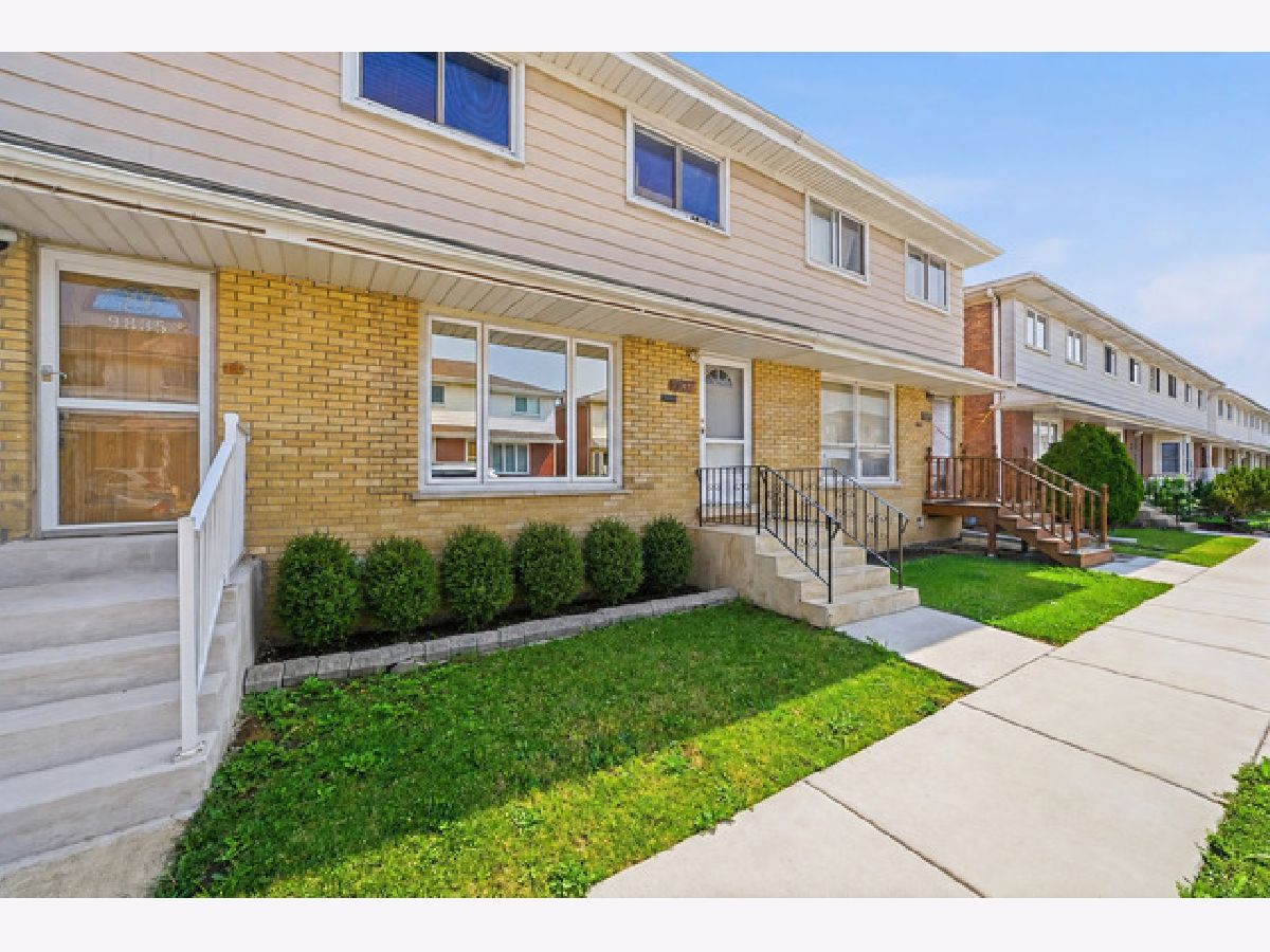  For Sale Schiller Park Illinois, 9837 Garden Court