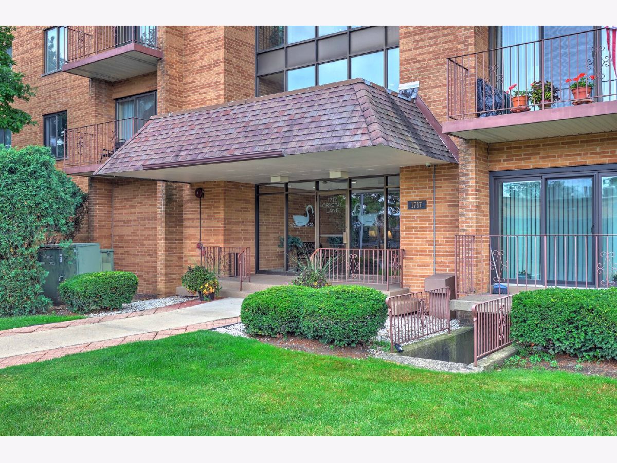  For Sale Mount Prospect Illinois, 1717 Crystal Lane
