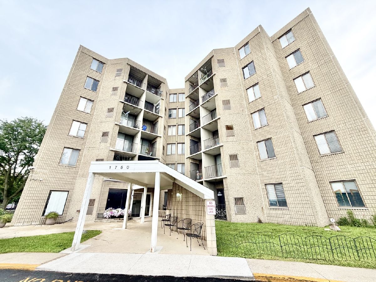  For Sale Aurora Illinois, 1750 Marywood Avenue