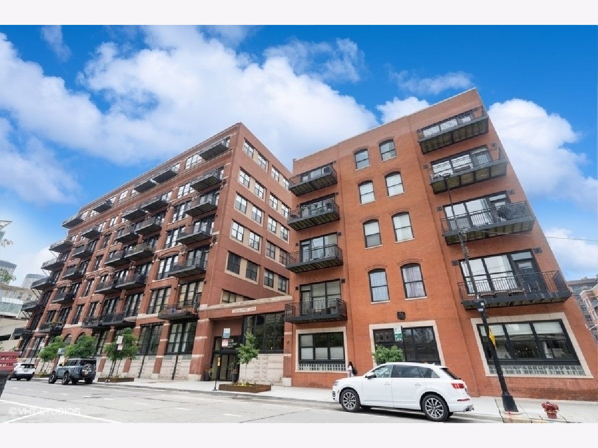  For Sale Chicago Illinois, 226 Clinton Street