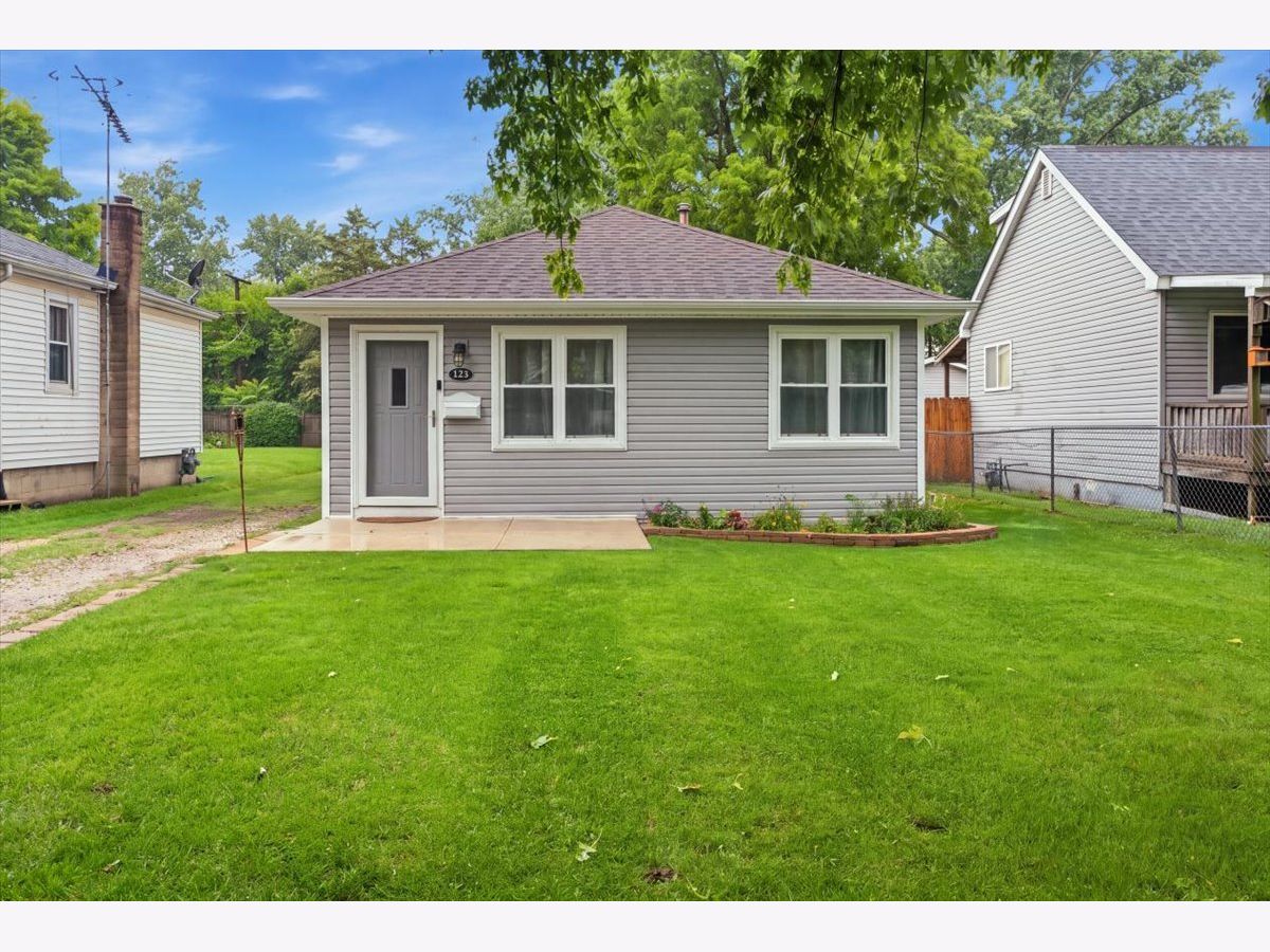  For Sale Joliet Illinois, 123 Independence Avenue