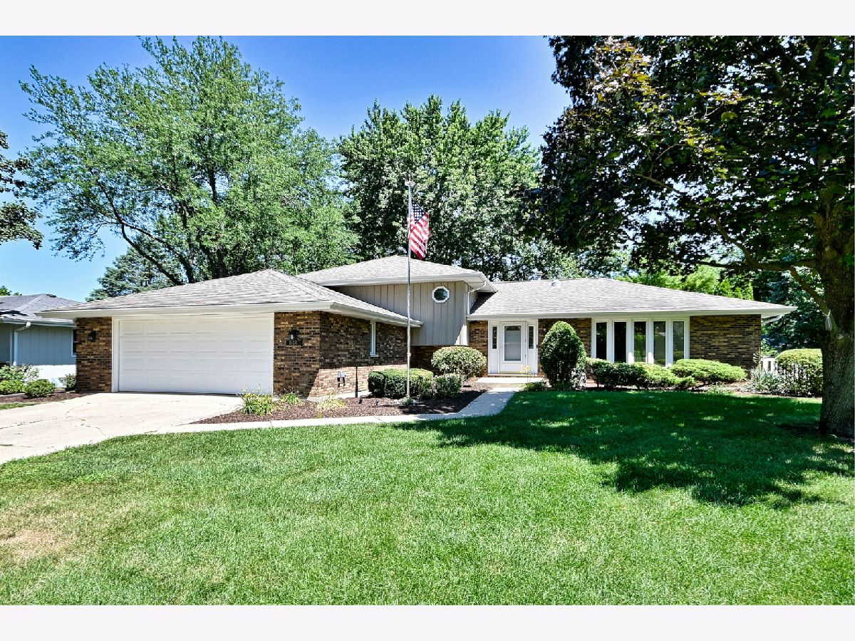 Homes & Townhomes For Sale Whispering Creek Plainfield Illinois, 15231 Meadow Lane