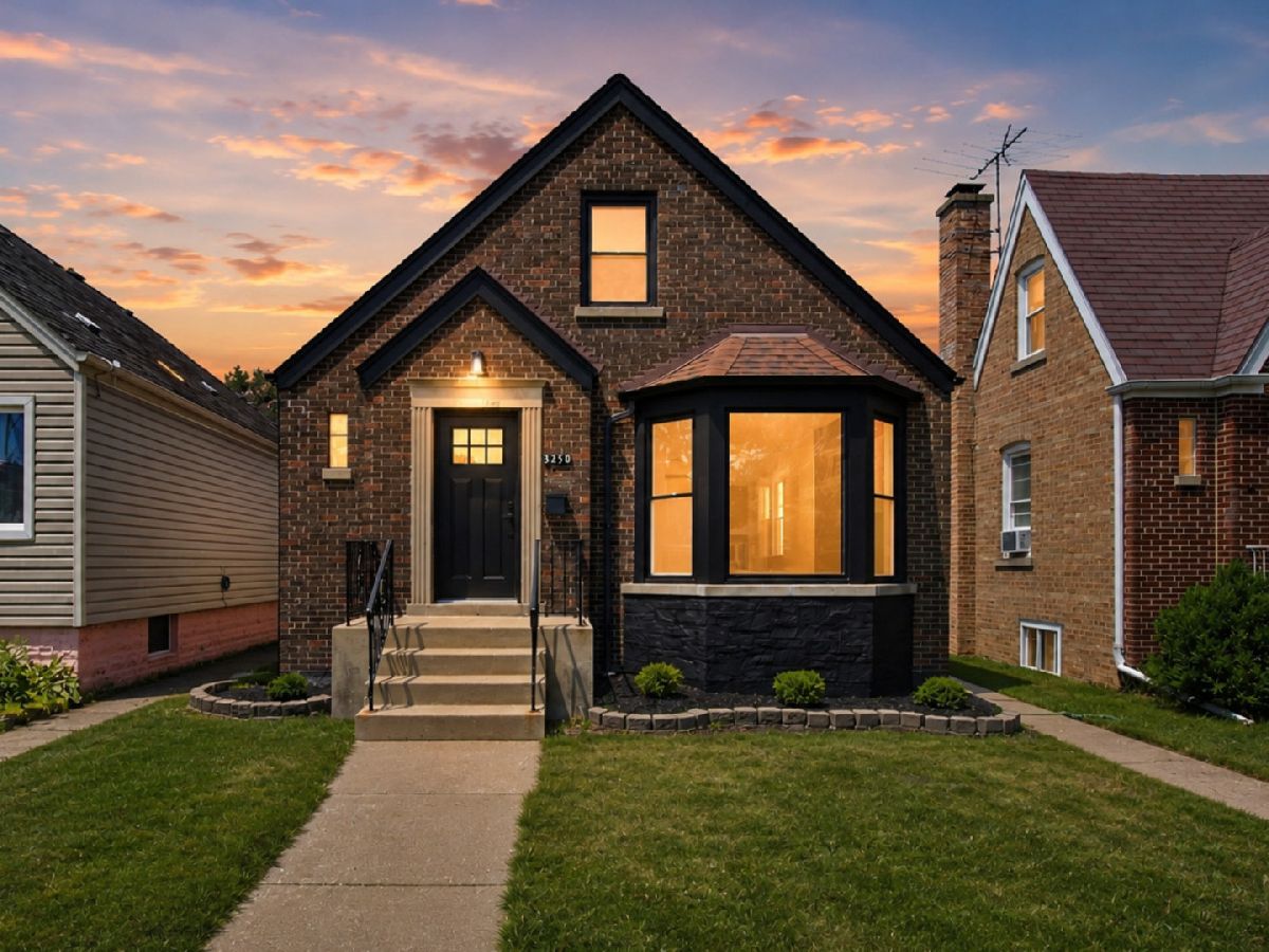  For Sale Chicago Illinois, 3250 Olcott Avenue