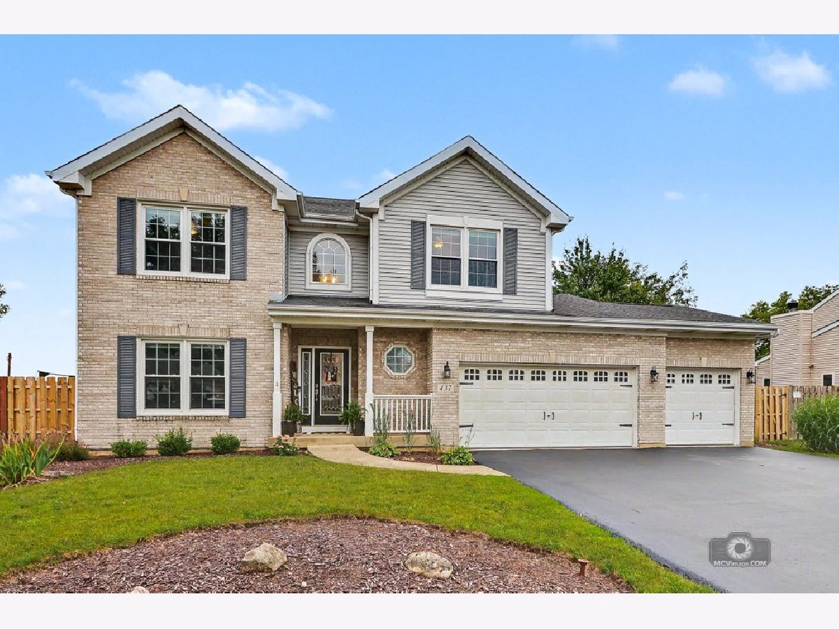  For Sale Oswego Illinois, 437 Raintree Drive