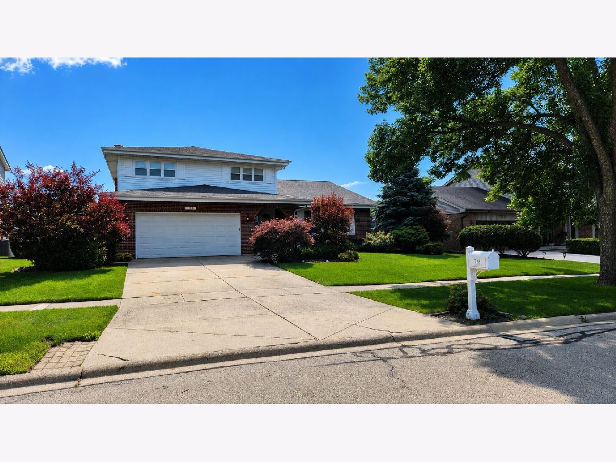  For Rent Darien Illinois, 7749 Lyman