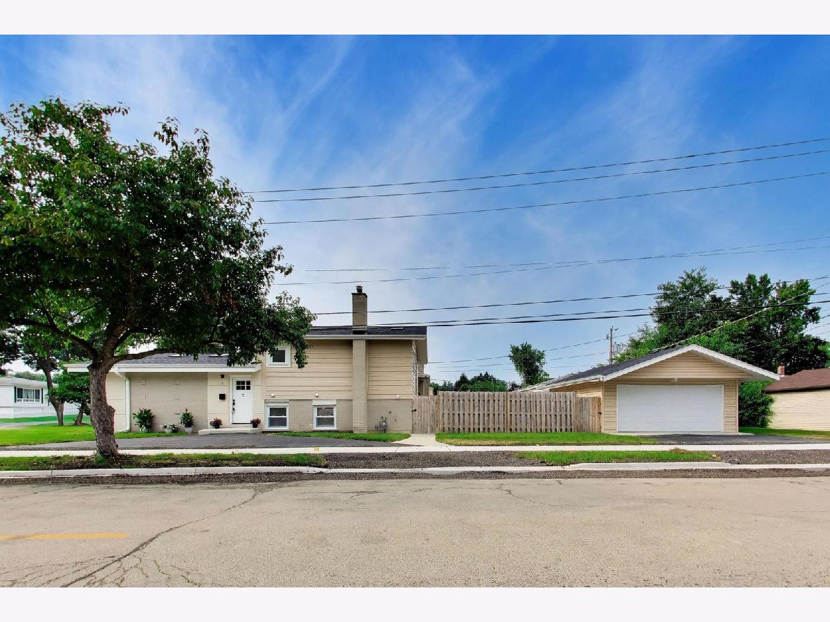  For Sale Arlington Heights Illinois, 3 White Oak Street