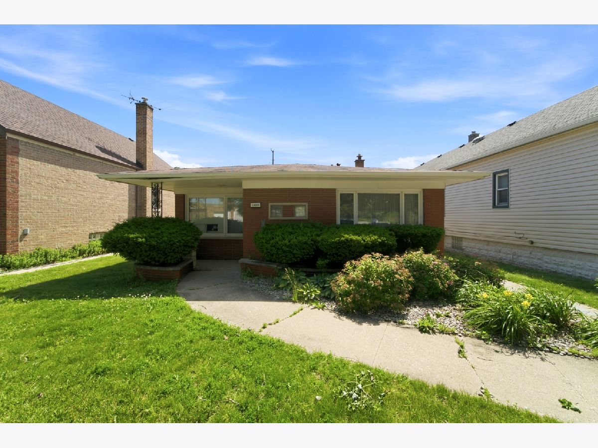  For Sale Chicago Illinois, 13227 Escanaba Avenue