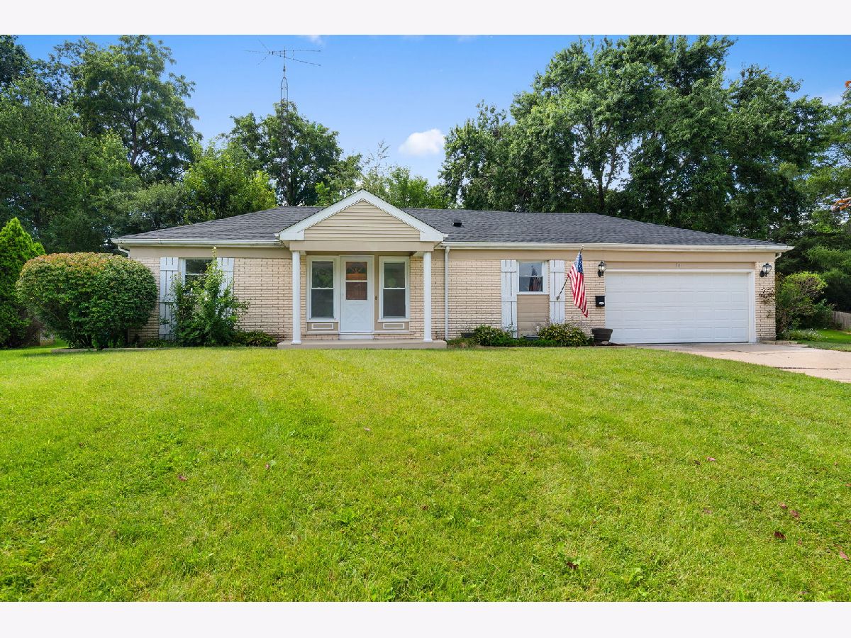  For Sale Mchenry Illinois, 901 Hampton Court