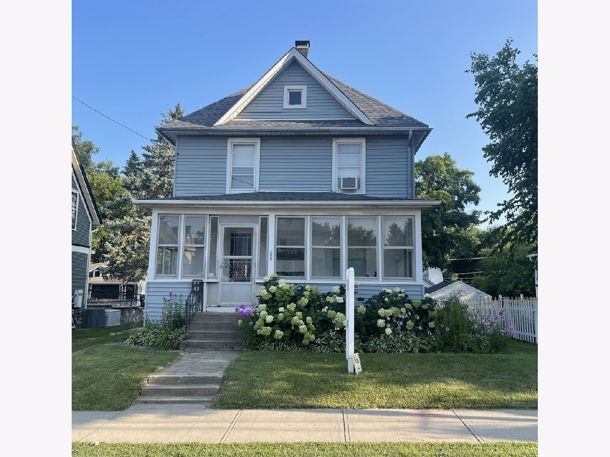  For Rent Barrington Illinois, 209 Main