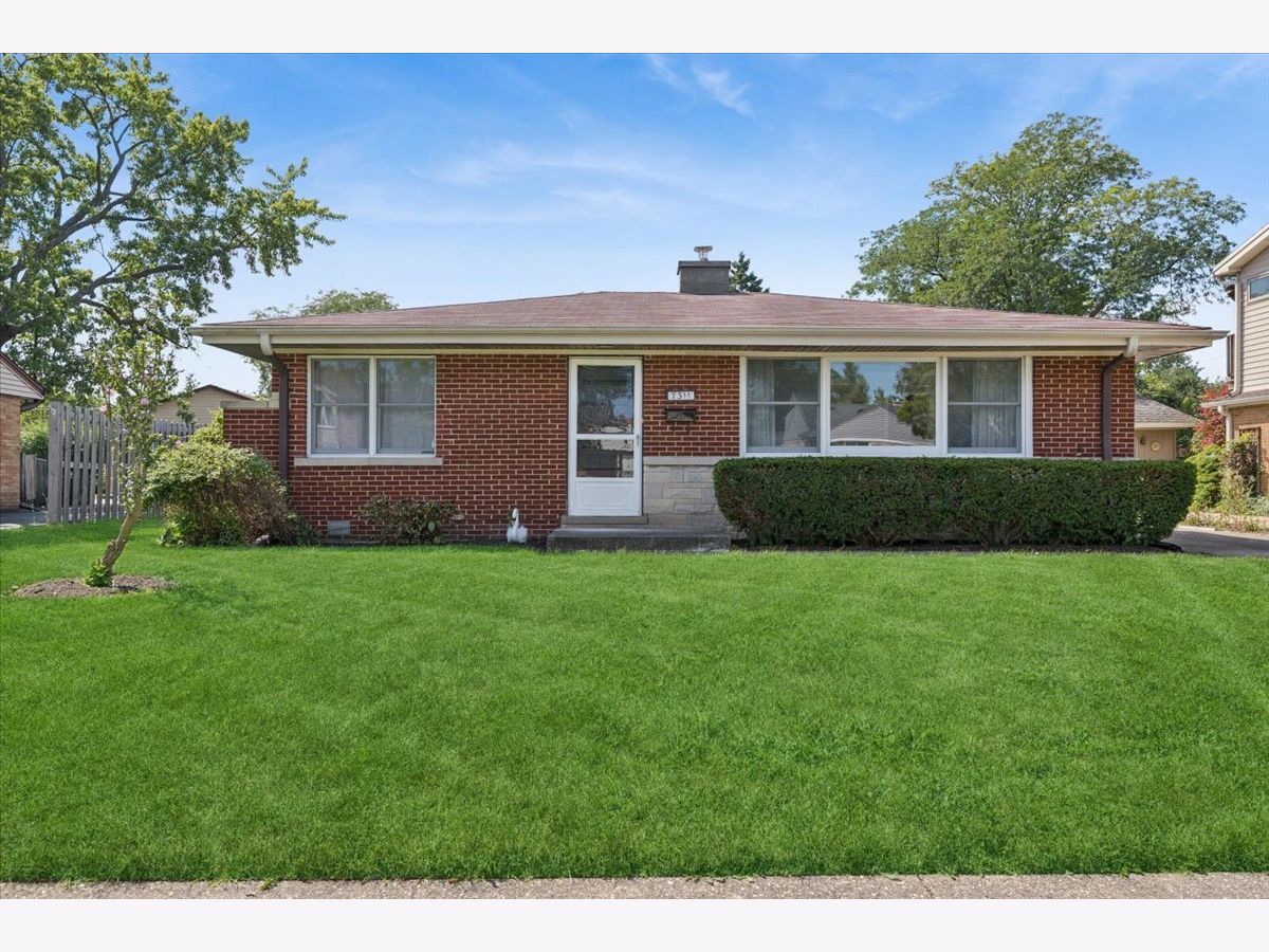  For Sale Morton Grove Illinois, 7311 Lake Street