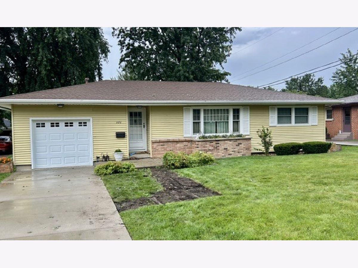  Sold Monticello Illinois, 606 Stoddard