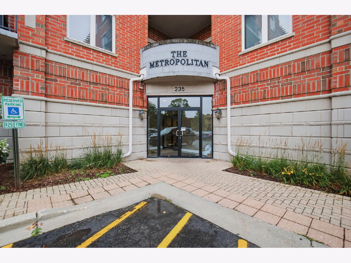 Condominiums For Sale The Metropolitan Palatine Illinois, 235 Smith Street