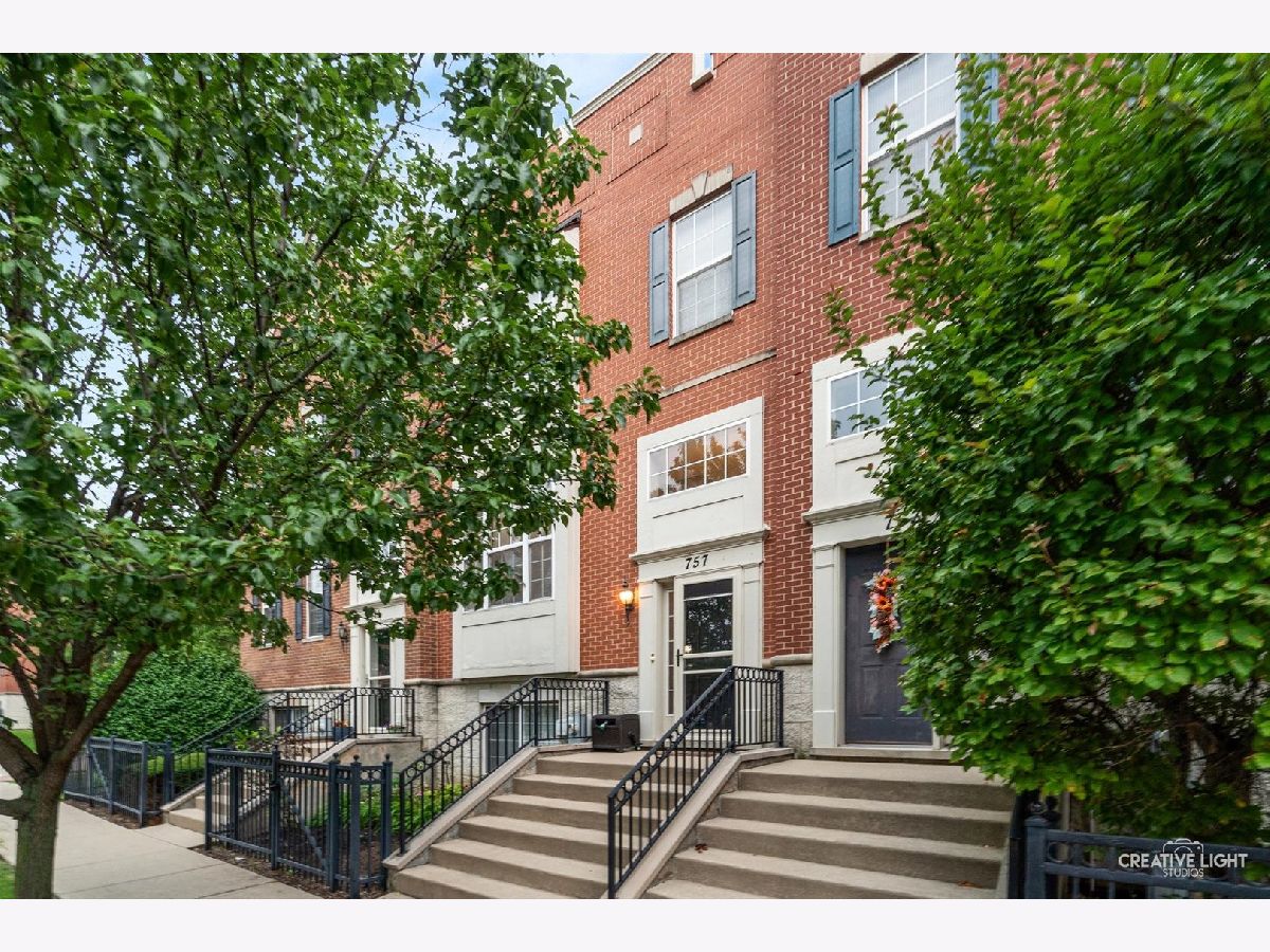  For Rent Aurora Illinois, 757 Station