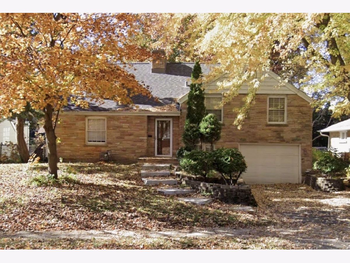  Sold Elgin Illinois, 454 Commonwealth