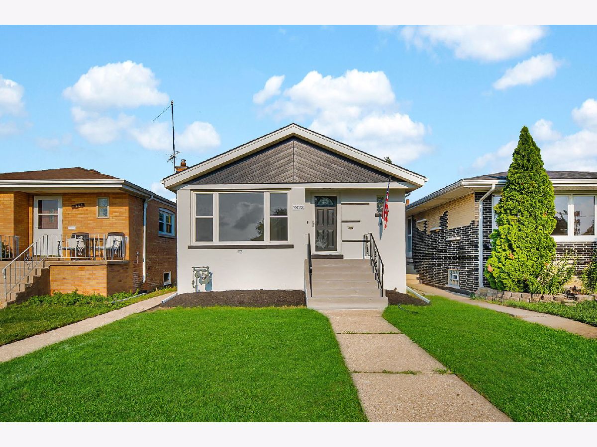  For Sale Burbank Illinois, 7823 Moody Avenue