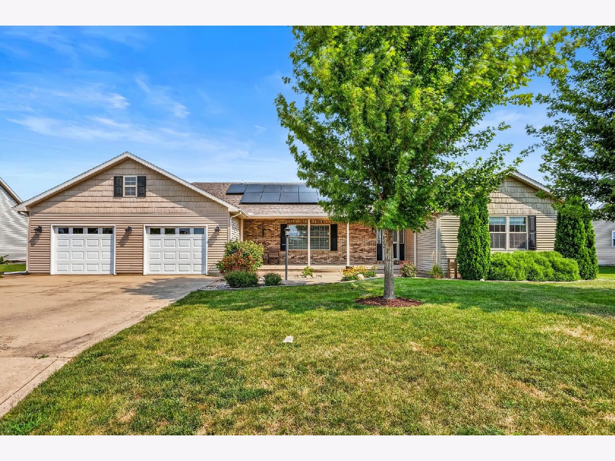  For Sale Fisher Illinois, 310 Robert Drive