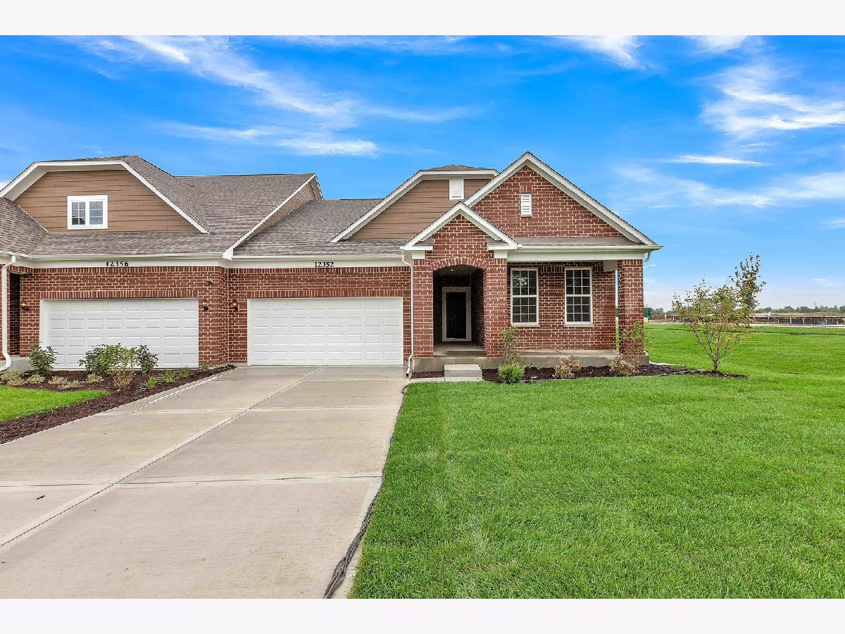 Homes & Condos & Townhomes For Sale Gleneagles Lemont Illinois, 12440 Portrush Lane