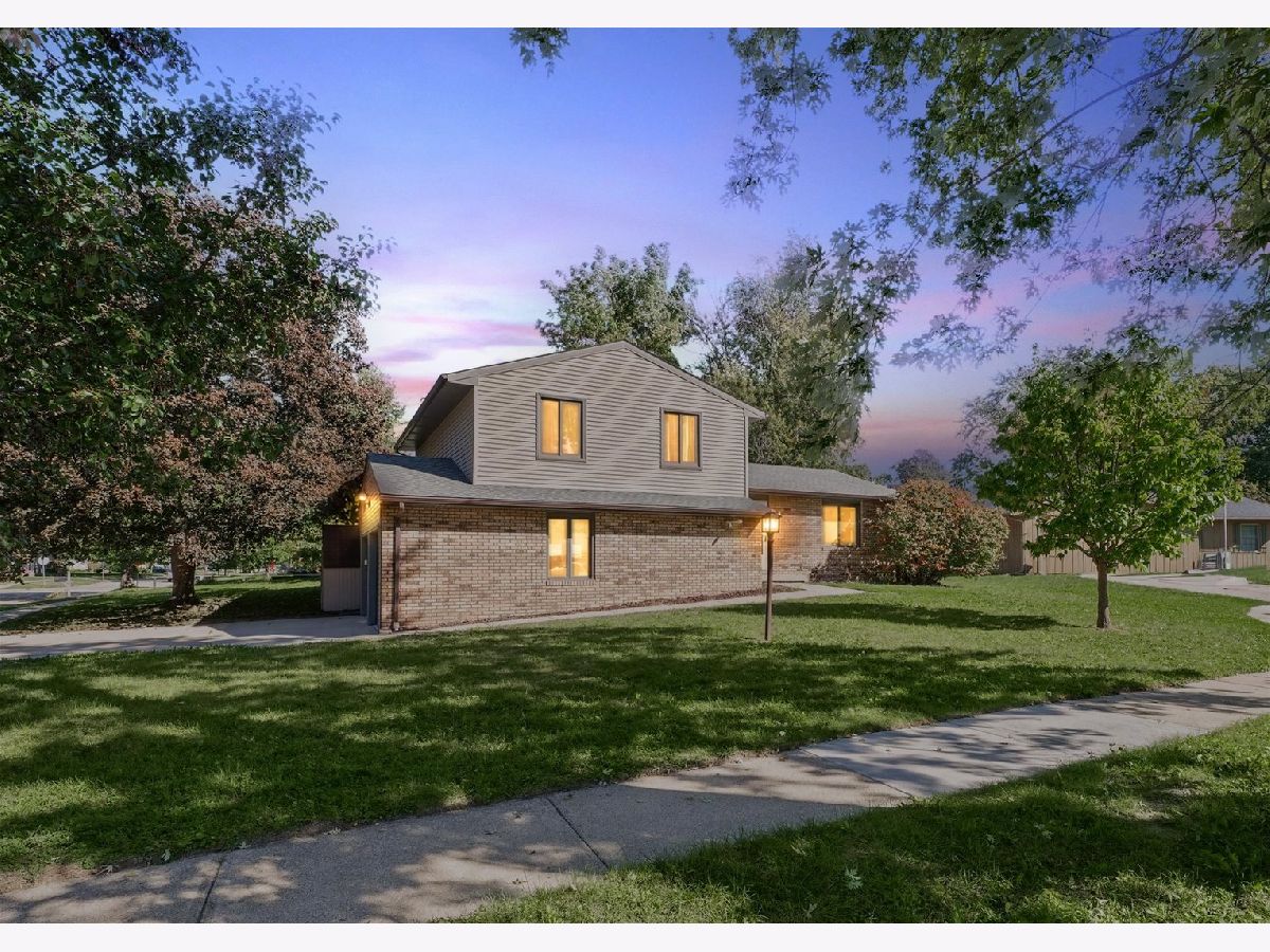  For Sale Champaign Illinois, 2006 Clover Court