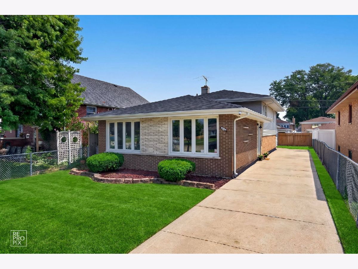  For Sale Burbank Illinois, 7725 Narragansett Avenue