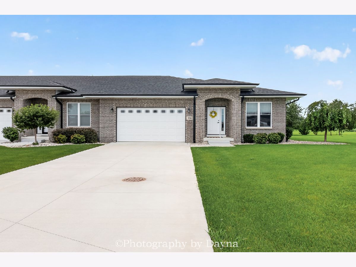  Sold Manteno Illinois, 356 White Hawk
