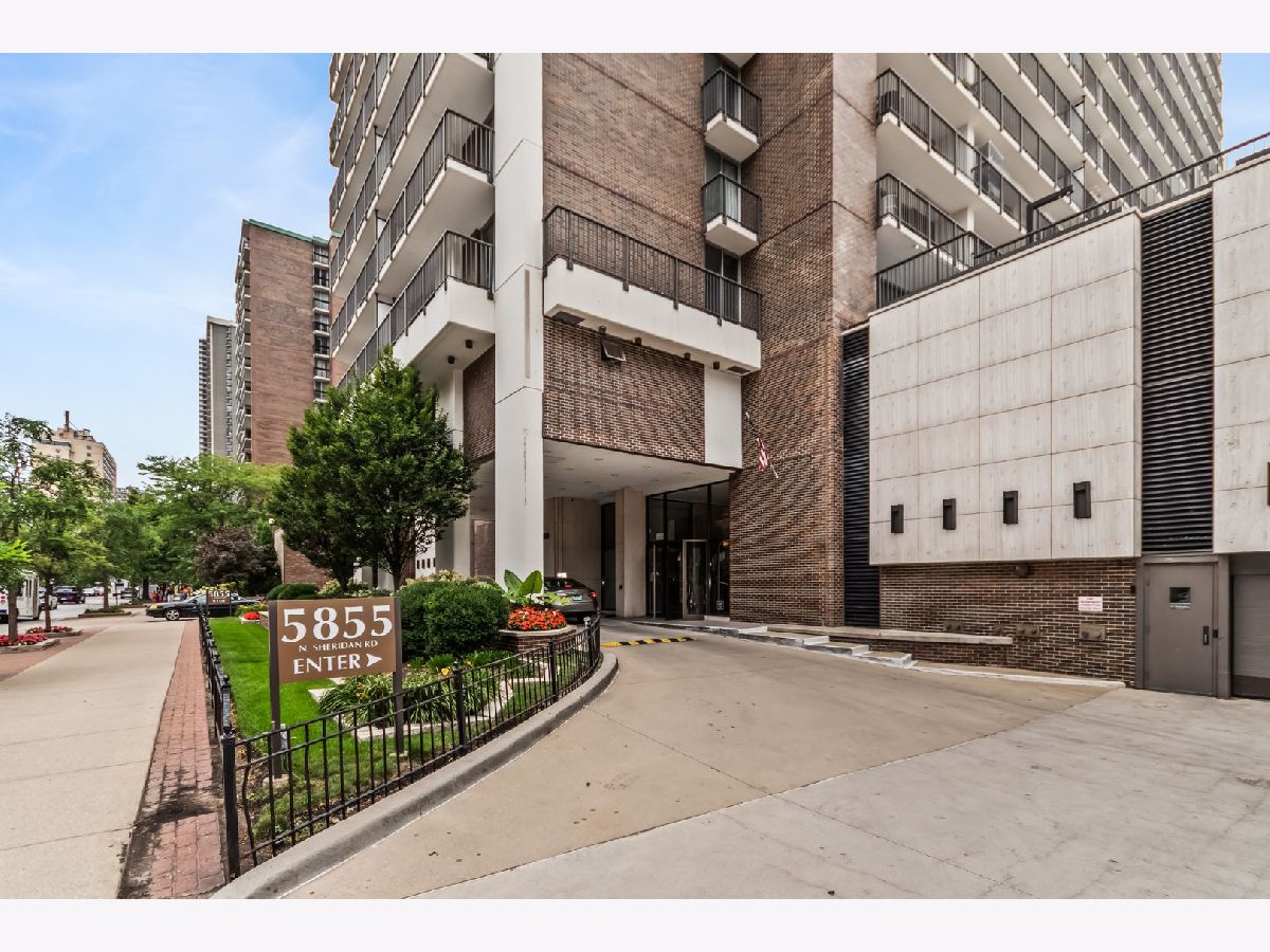 Condominiums For Sale Thorndale Beach South Chicago Illinois, 5855 Sheridan Road