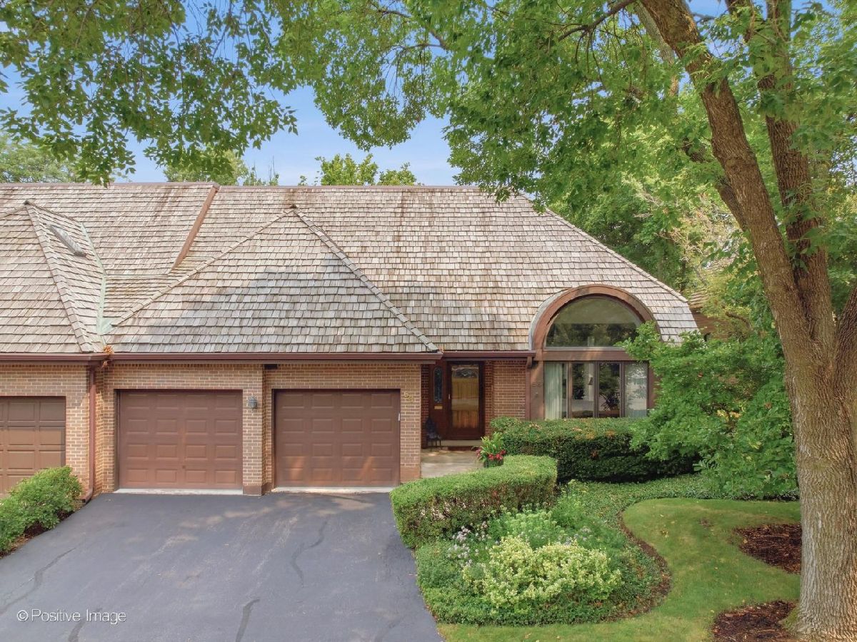 Townhomes For Sale Ruth Lake Woods Hinsdale Illinois, 68 Godair Drive