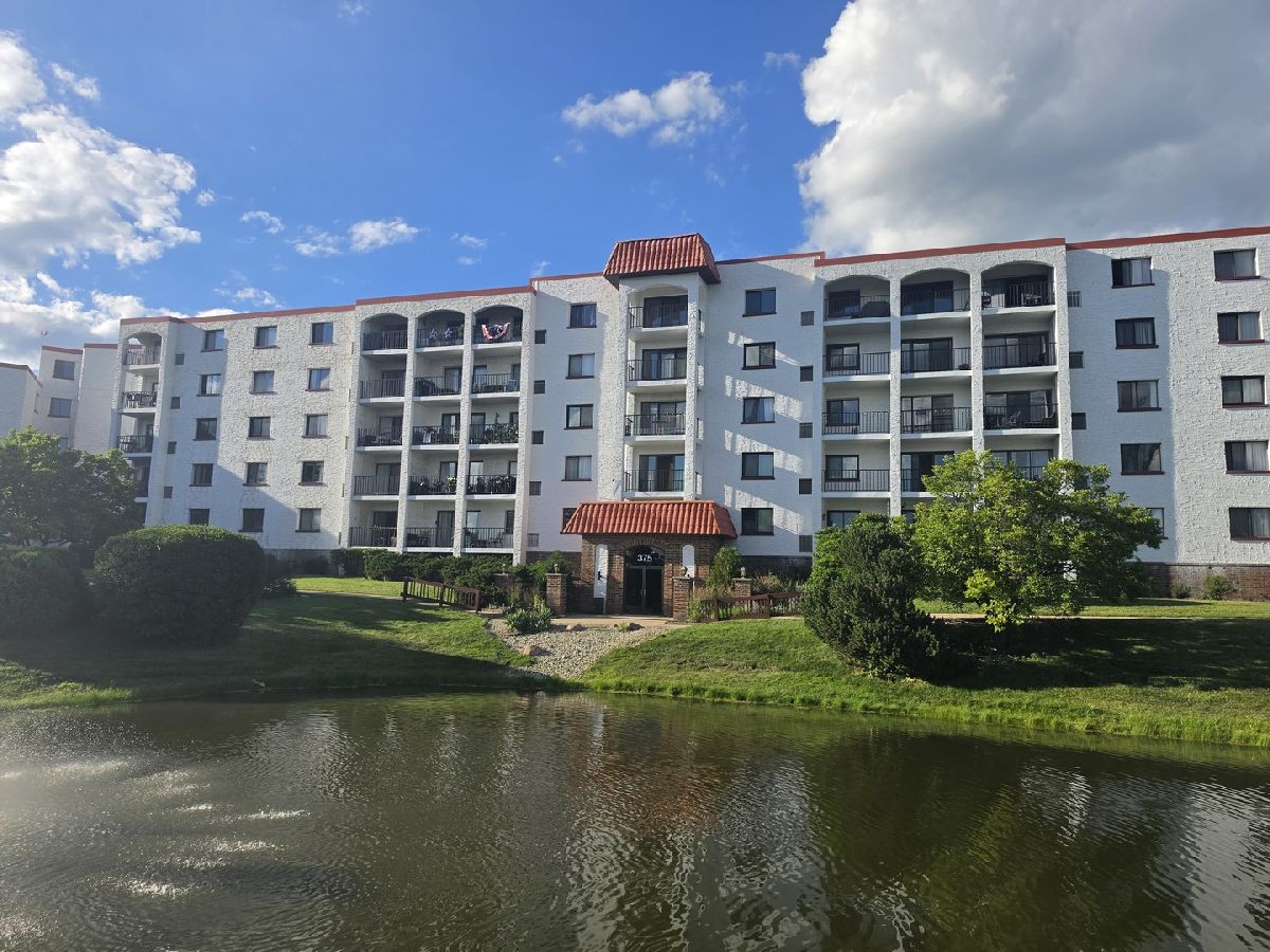  For Rent Wheeling Illinois, 375 Plum Creek