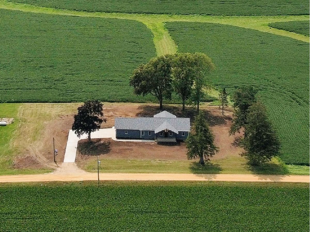  For Sale Polo Illinois, 16797 Barclay Road