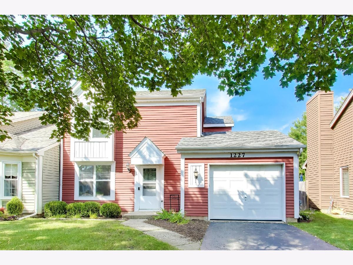  For Sale Mundelein Illinois, 1227 Huntington Drive