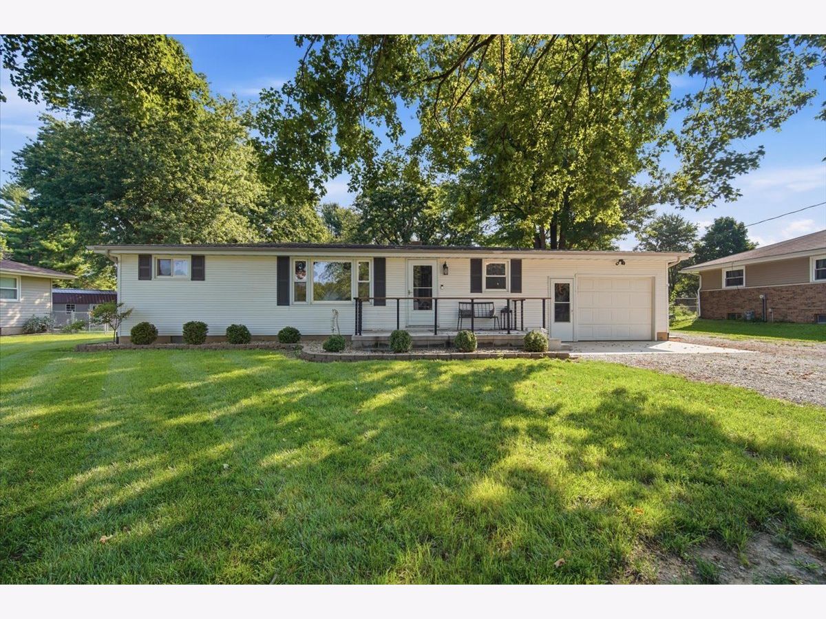  For Sale Metamora Illinois, 1524 Hickory Point Road