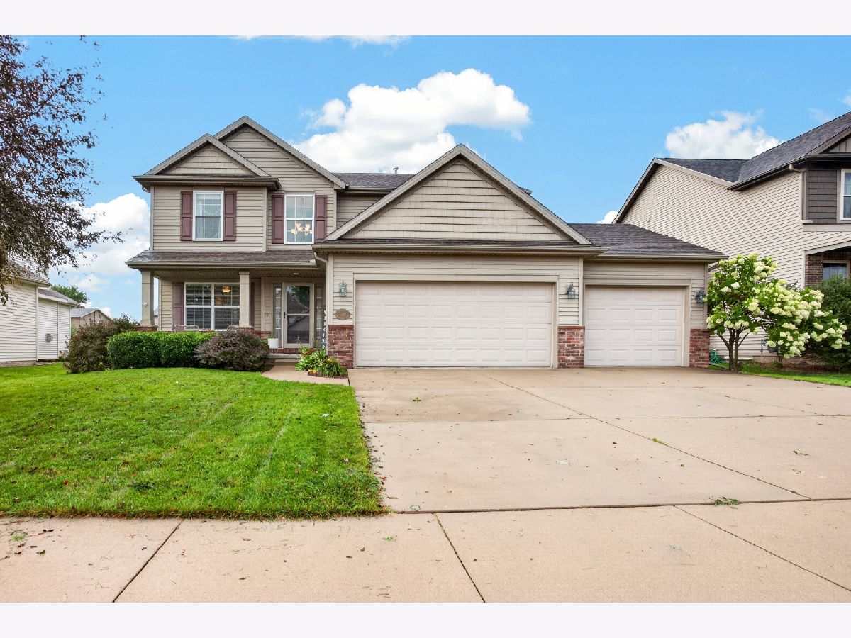 Homes & Condos & Townhomes For Sale Gaelic Place West Bloomington Illinois, 1310 Longford Lane