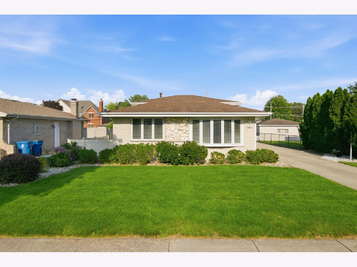  For Sale Burbank Illinois, 8455 Newland Avenue