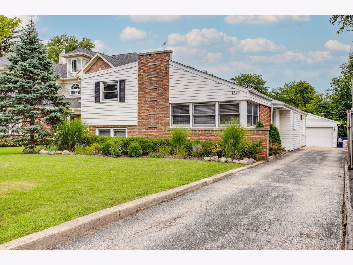 Homes For Sale Sherwood Forest Highland Park Illinois, 1243 Ridge Road