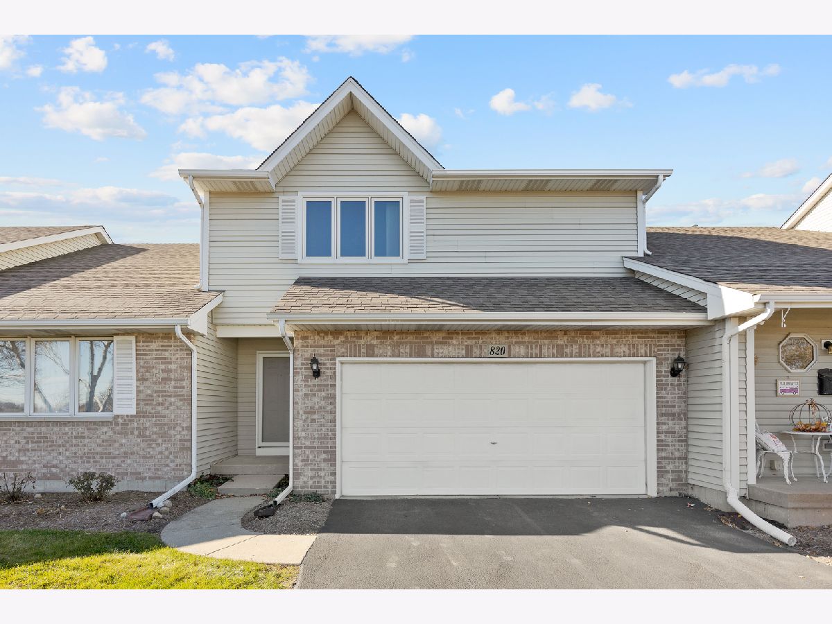  For Rent Hampshire Illinois, 820 Adam