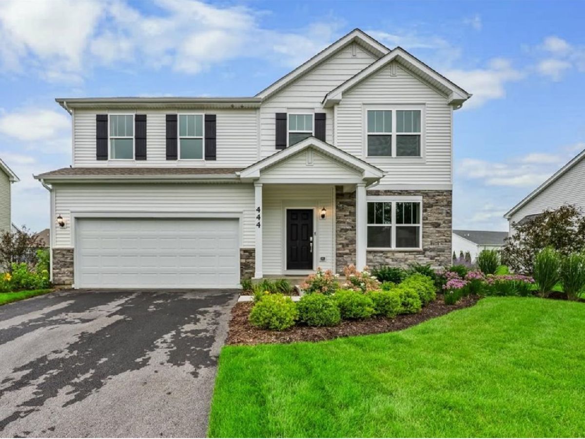  For Sale Sycamore Illinois, 444 Cloverlane Drive