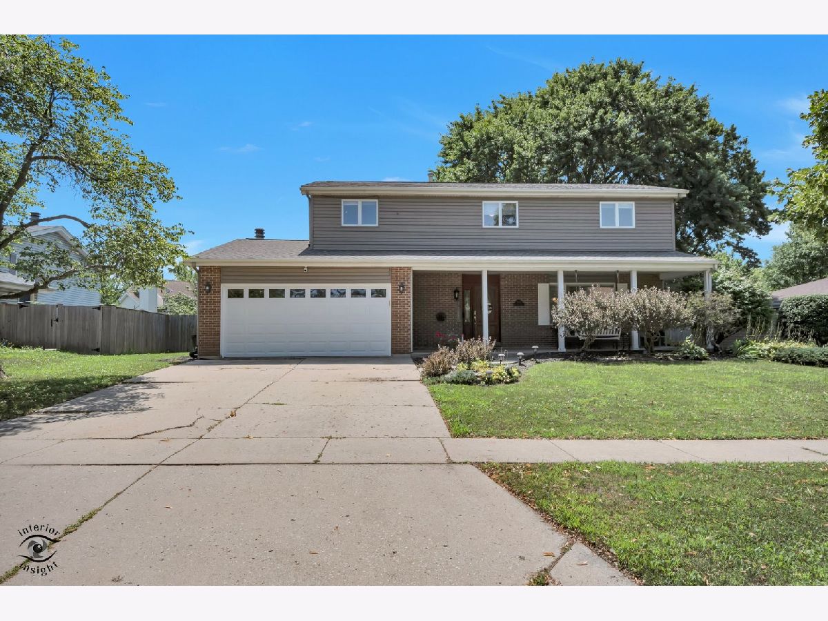  For Sale Shorewood Illinois, 1007 Ranchwood Drive