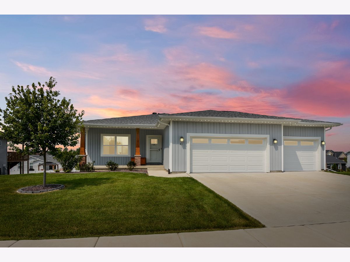 Homes For Sale Heartland Hills Bloomington Illinois, 17 Fedor Circle