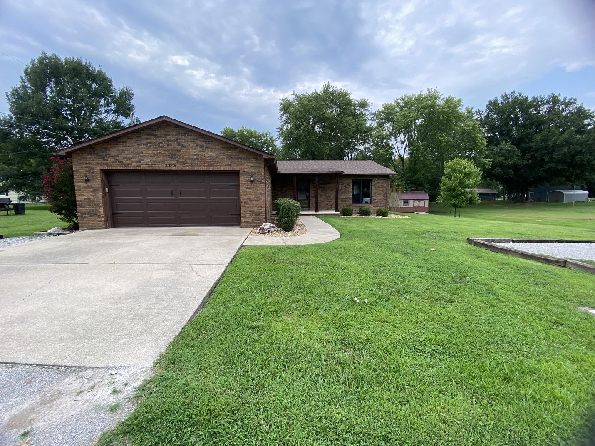  For Sale Benton Illinois, 303 Blake Street