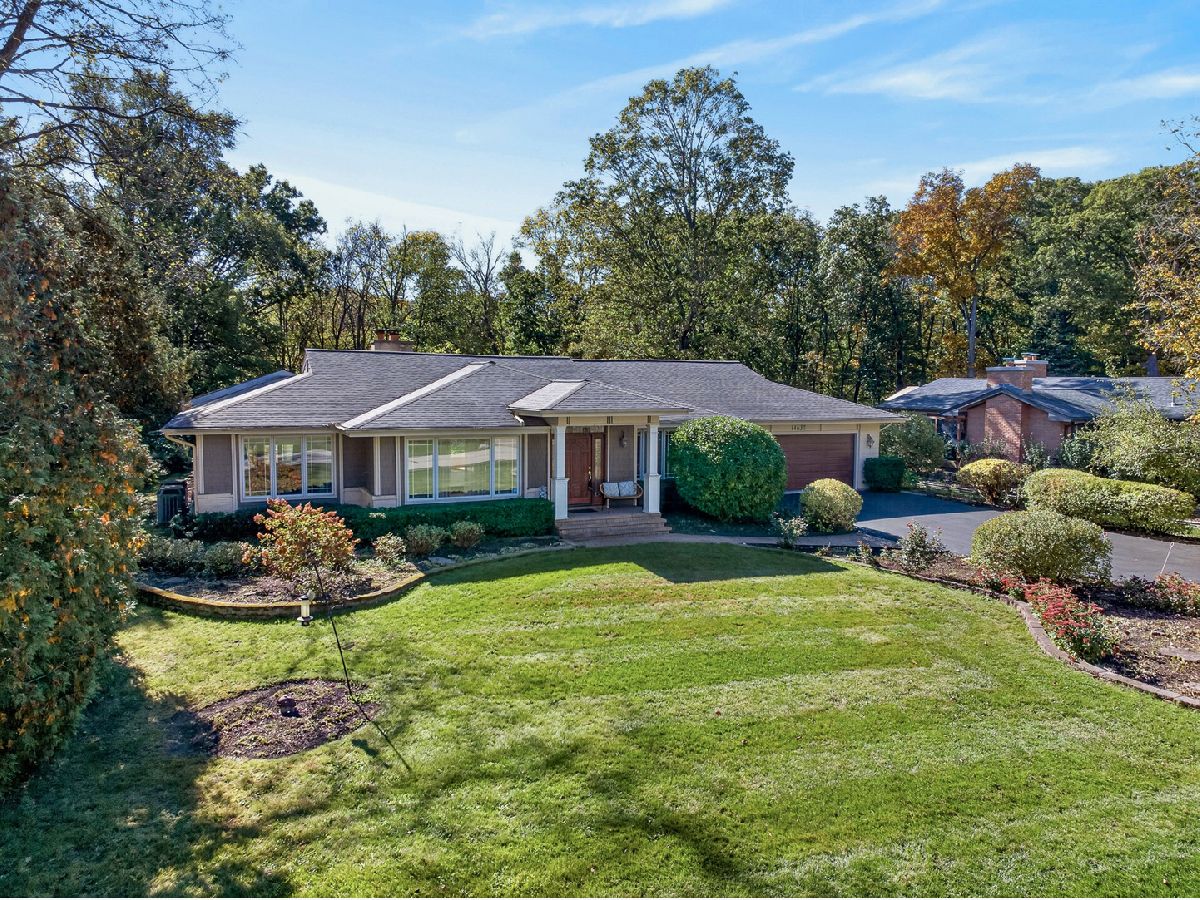  For Sale Lincolnshire Illinois, 14637 River Oaks Drive