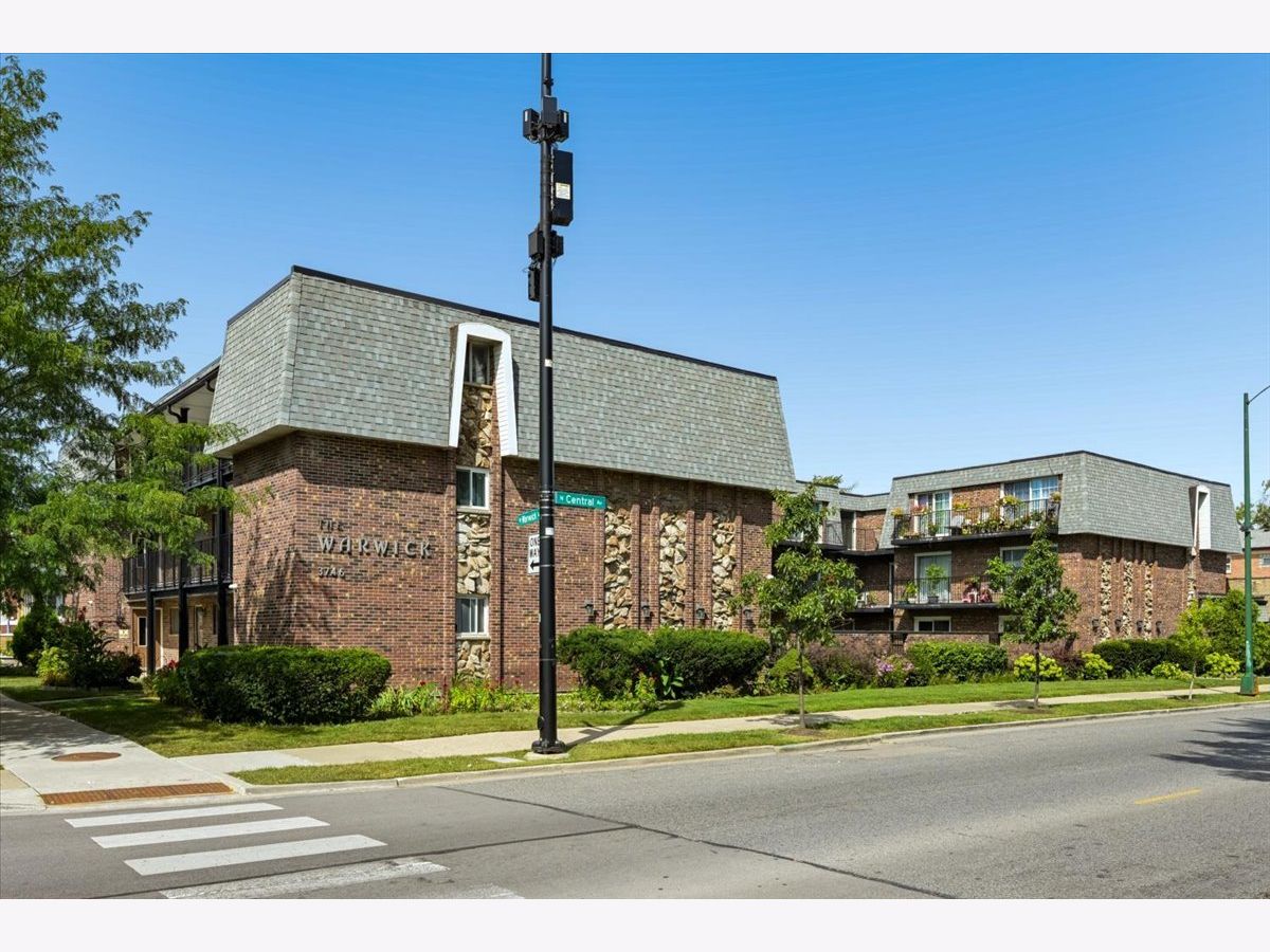  For Sale Chicago Illinois, 3746 Central Avenue