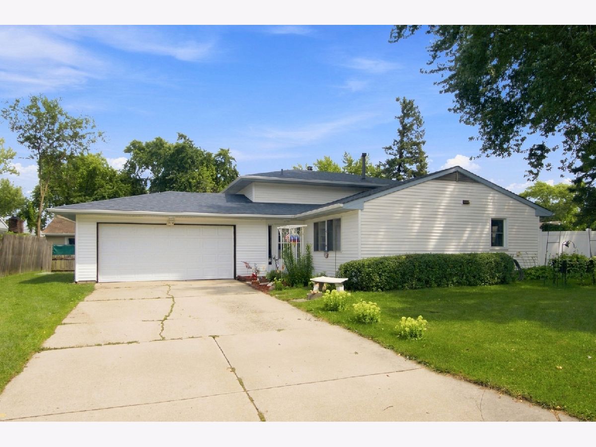 Homes For Sale College Park Joliet Illinois, 914 Menlo Court