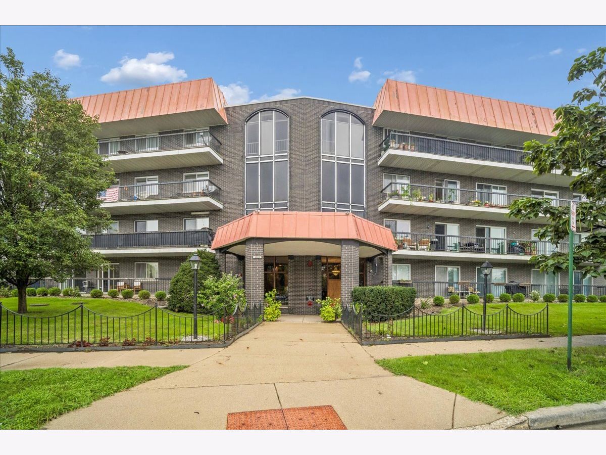 Condominiums & Homes For Sale Barcelona Skokie Illinois, 4840 Foster Street